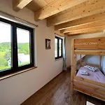 Landgut Pfauenhof - Landleben Geniessen Auf Dem Bio-reiterhof In Der Vulkaneifel Çiftlik konaklama *