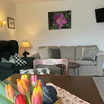 Landgut Pfauenhof - Landleben Geniessen Auf Dem Bio-reiterhof In Der Vulkaneifel Çiftlik konaklama *
