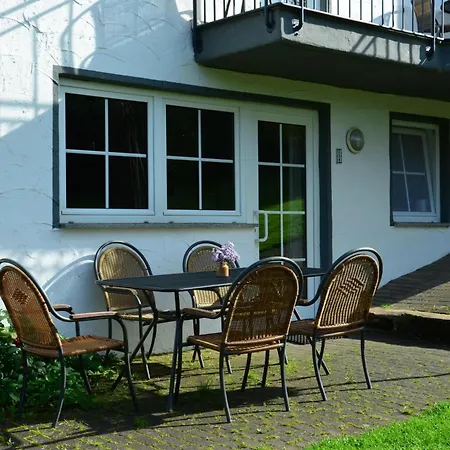 Bauernhof Landgut Pfauenhof - Landleben Genießen Auf Dem Bio-reiterhof In Der Vulkaneifel Utzerath
