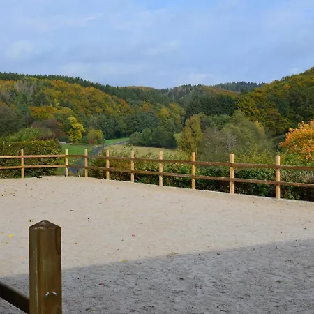 Landgut Pfauenhof - Landleben Genießen Auf Dem Bio-reiterhof In Der Vulkaneifel Bauernhof Utzerath
