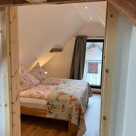 Landgut Pfauenhof - Landleben Geniessen Auf Dem Bio-reiterhof In Der Vulkaneifel Lantgård