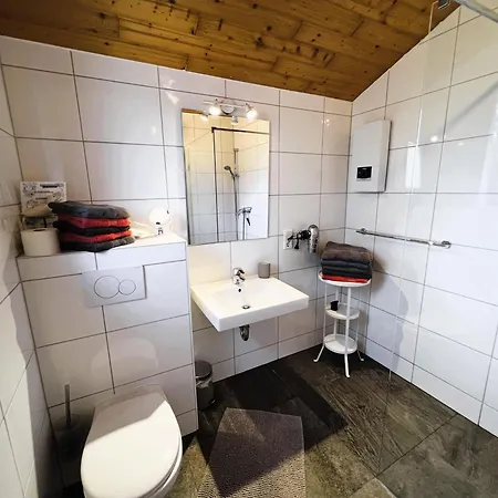 Landgut Pfauenhof - Landleben Geniessen Auf Dem Bio-reiterhof In Der Vulkaneifel Lantgård Utzerath