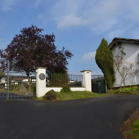 Bauernhof Landgut Pfauenhof - Landleben Genießen Auf Dem Bio-reiterhof In Der Vulkaneifel