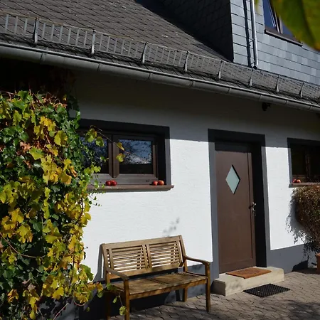 Landgut Pfauenhof - Landleben Genießen Auf Dem Bio-reiterhof In Der Vulkaneifel Utzerath