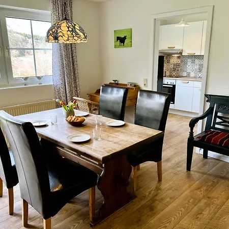 ファームステイ Landgut Pfauenhof - Landleben Geniessen Auf Dem Bio-reiterhof In Der Vulkaneifel Utzerath