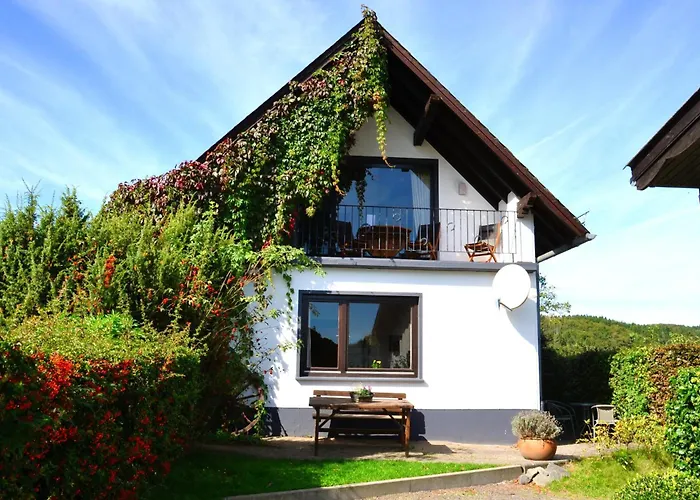 Landgut Pfauenhof - Landleben Geniessen Auf Dem Bio-reiterhof In Der Vulkaneifel בית חווה Utzerath