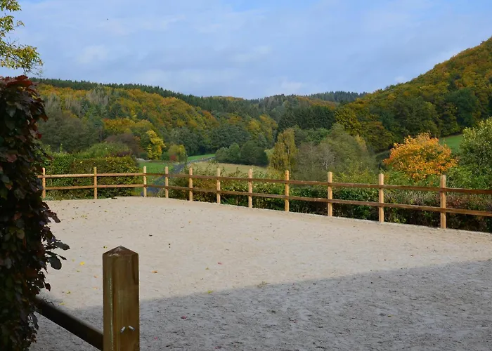 Landgut Pfauenhof - Landleben Geniessen Auf Dem Bio-reiterhof In Der Vulkaneifel בית חווה Utzerath