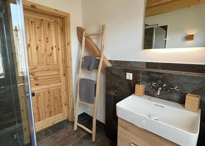 Landgut Pfauenhof - Landleben Geniessen Auf Dem Bio-reiterhof In Der Vulkaneifel בית חווה