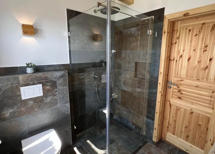 Landgut Pfauenhof - Landleben Geniessen Auf Dem Bio-reiterhof In Der Vulkaneifel בית חווה