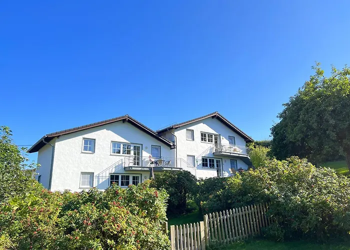 Landgut Pfauenhof - Landleben Geniessen Auf Dem Bio-reiterhof In Der Vulkaneifel